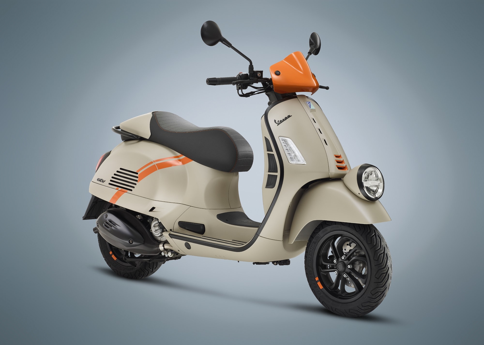 額装品/Get the Most Out of Your New Vespa Vespa GTS OEM Trim Black Out Kit UNBOXING - YouTube